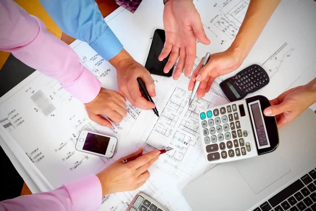 Ile kosztuje wybudowanie małego domku? Sprawdź ukryte wydatki!