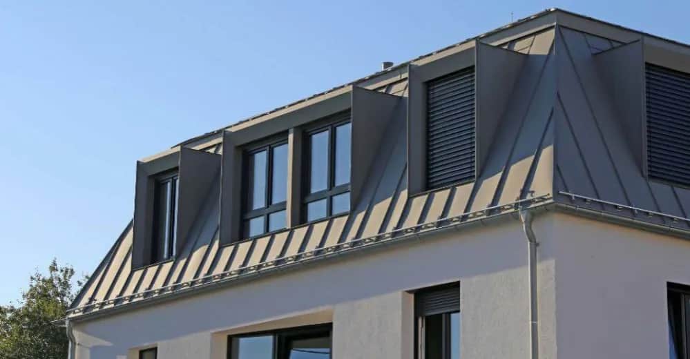 Ile kosztuje pokrycie dachu? Ceny materiałów i robocizny w 2023